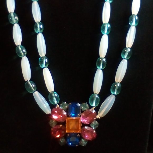 Vintage Jewelry - Rare🌼CORO🌼Vintage Beaded Flower Pendant Necklace